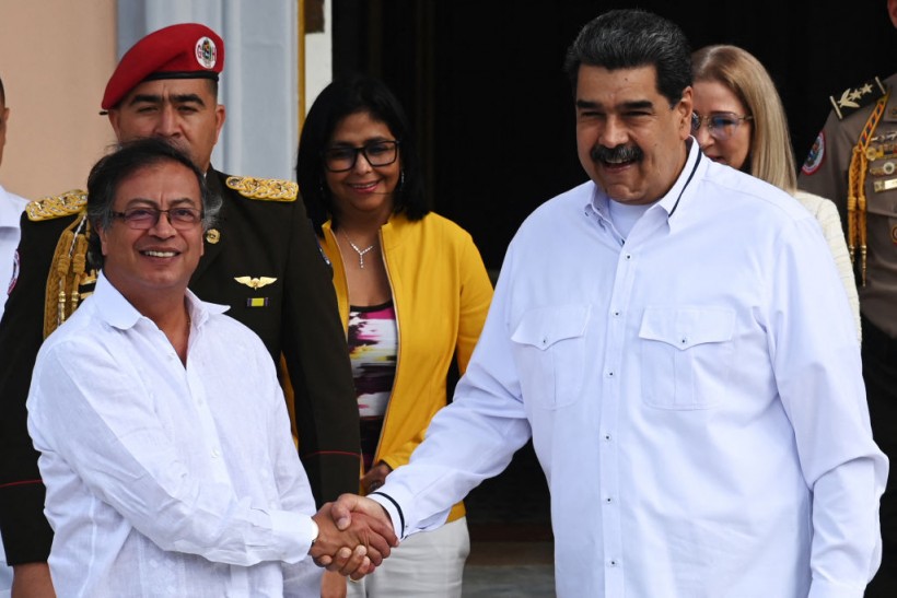 Colombia and Venezuela Presidents Meet; Sign Deal to Revive Trade  