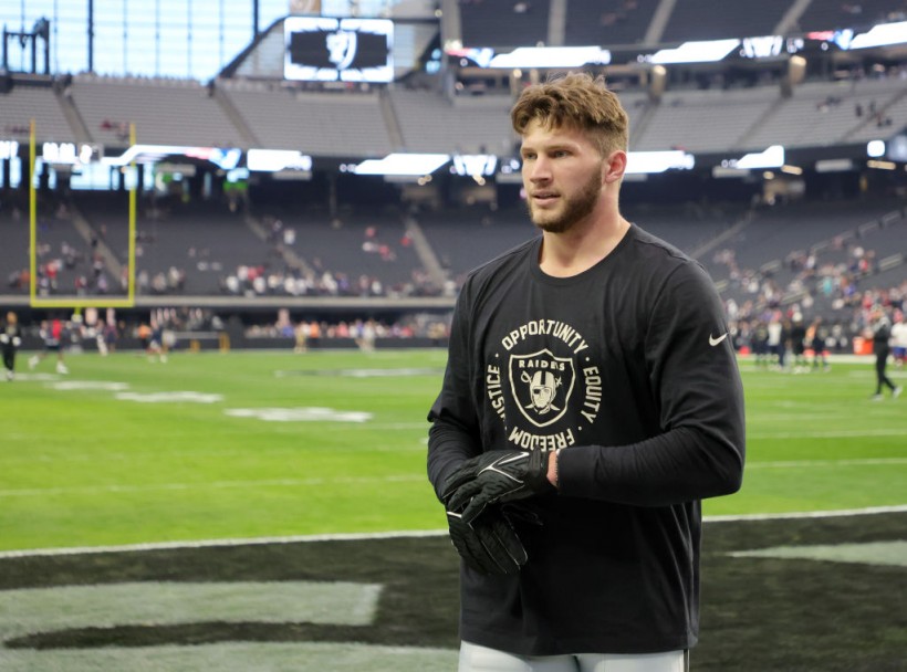 Former Raiders TE Foster Moreau Stepping Away from NFL Following Hodgkin’s Lymphoma Diagnosis  