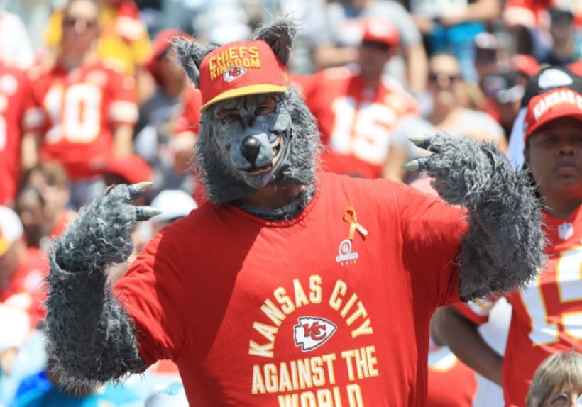 Kansas City Chiefs Superfan Missing, Reportedly Removes Ankle Monitor in Robbery Case  
