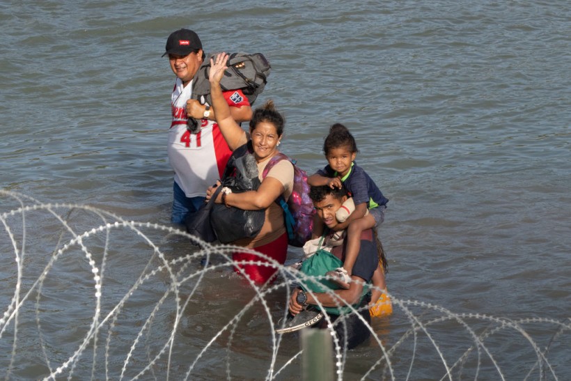 Texas State Trooper Admits They Were Ordered To Push Wounded Migrants Back to the Rio Grande, Deny Them Water