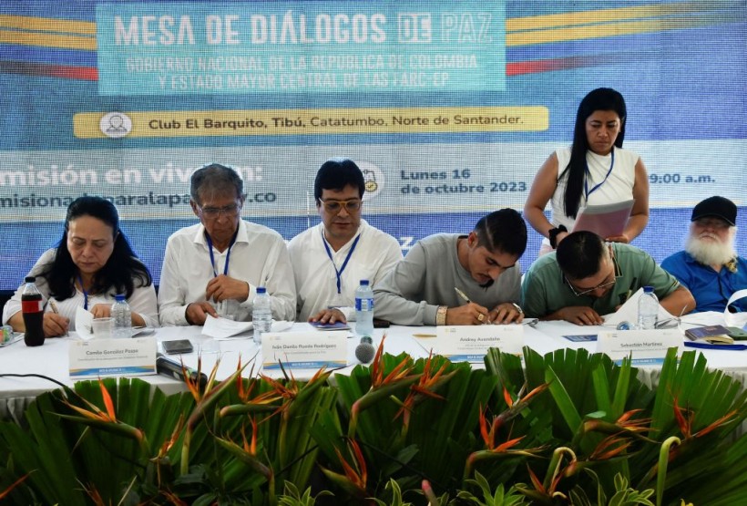 Colombia Launches Peace Talks with Largest Group of Ex-FARC Rebels, Signs 3-Month Ceasefire  