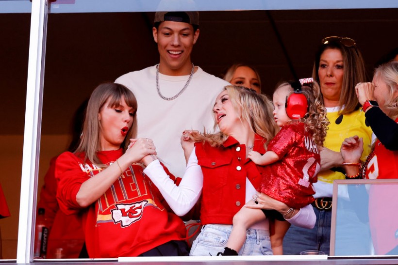 Taylor Swift's Friendship Bracelet, Viral Celebration Proves She's So Into Travis Kelce  