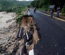  Hurricane Otis Slams Into Mexico, Causes Landslides as NHC Warns of 'Nightmare Scenario'