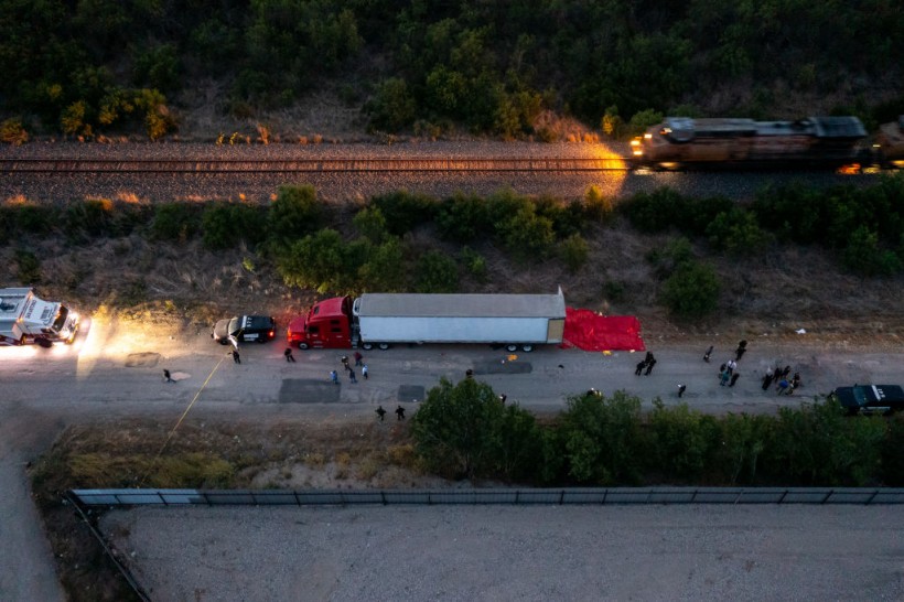 Mexico: 123 Migrants, Including Dozens of Children Found Trapped in Trailer