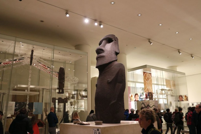  Chile Officials Call for Return of Moai Statue from Easter Island From British Museum