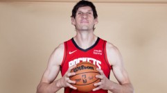 Boban Marjanovic Treats Clippers Fans with Chick-Fil-A's Free Chicken Sandwich 