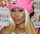 Nicki-Minaj-signs-copies-of-her-number-one-album-Pink-Friday-Roman-Reloaded