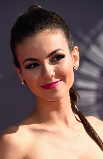 Victoria Justice takes legal action on leaked nude photos 