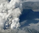 Erupting Japan Volcano leaves seven Unconscious, 250 Stranded