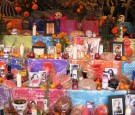 Mano a Mano Dia de Muertos altar