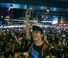 Protesters, police again clash in Hong Kong