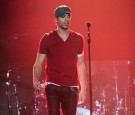 Enrique Iglesias encourages fans, young musicians