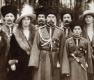 Nicholas II and children with Cossacks of the Guard, cropped