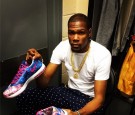 Kevin Durant showing the new 